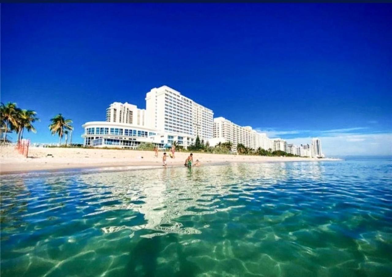 Castle 828 Oceanfront View With Balcony, Pool, Tennis, Beach Access And Free Parking! Miami Beach Exterior foto